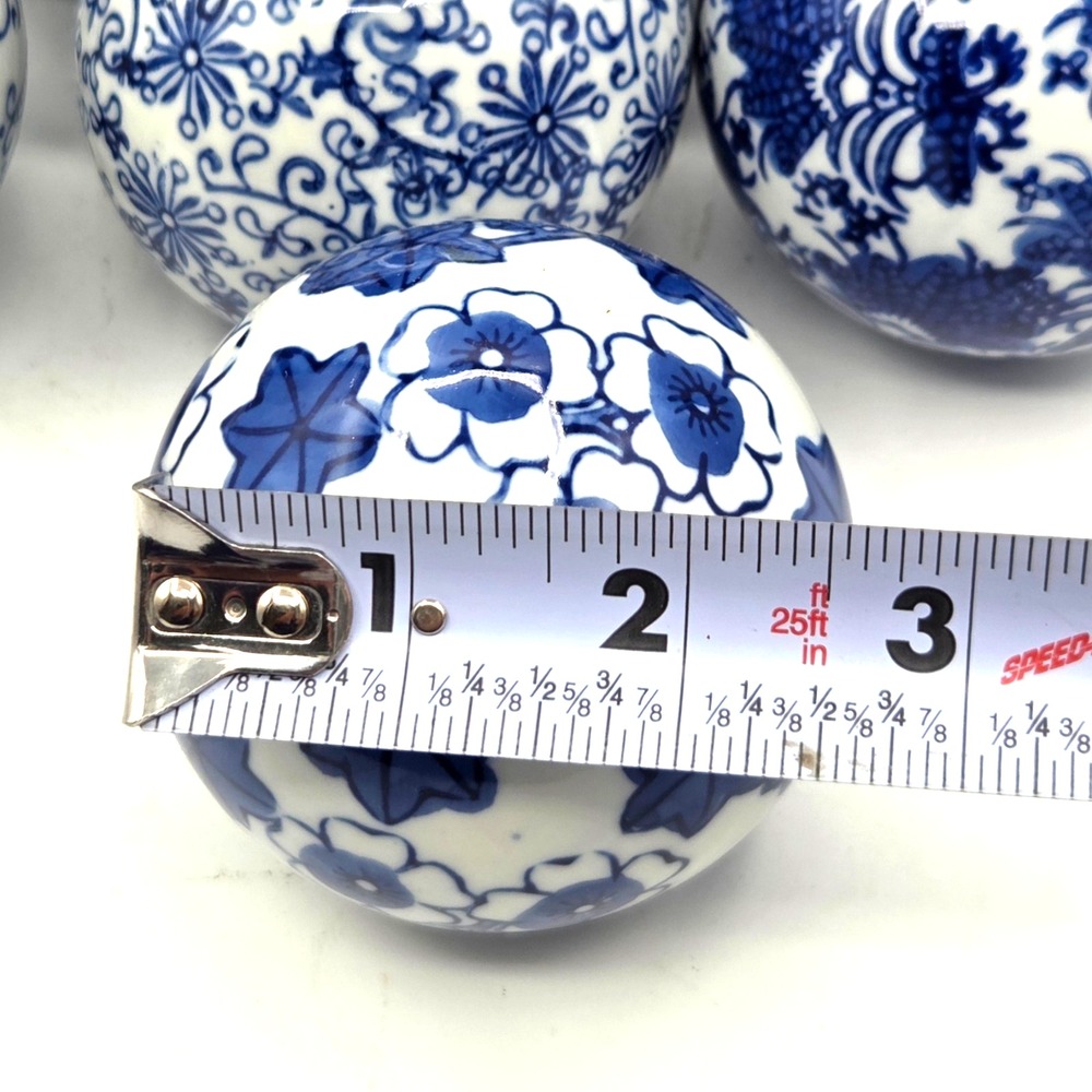 Lot Of 6 Blue & White Porcelain Chinoiserie Carpet Balls Floral Patterns - Picture 3 of 3